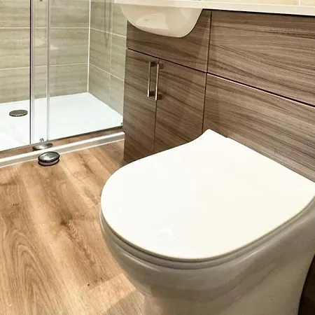 - Sleeps 2 - Pet Friendly - Parking Daire Windermere